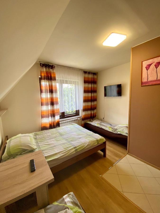 Bed and Breakfast Osrodek Wczasowo-Kolonijny Gron Бялы-Дунаец Экстерьер фото