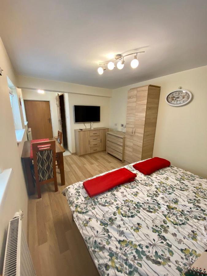 Bed and Breakfast Osrodek Wczasowo-Kolonijny Gron Бялы-Дунаец Экстерьер фото