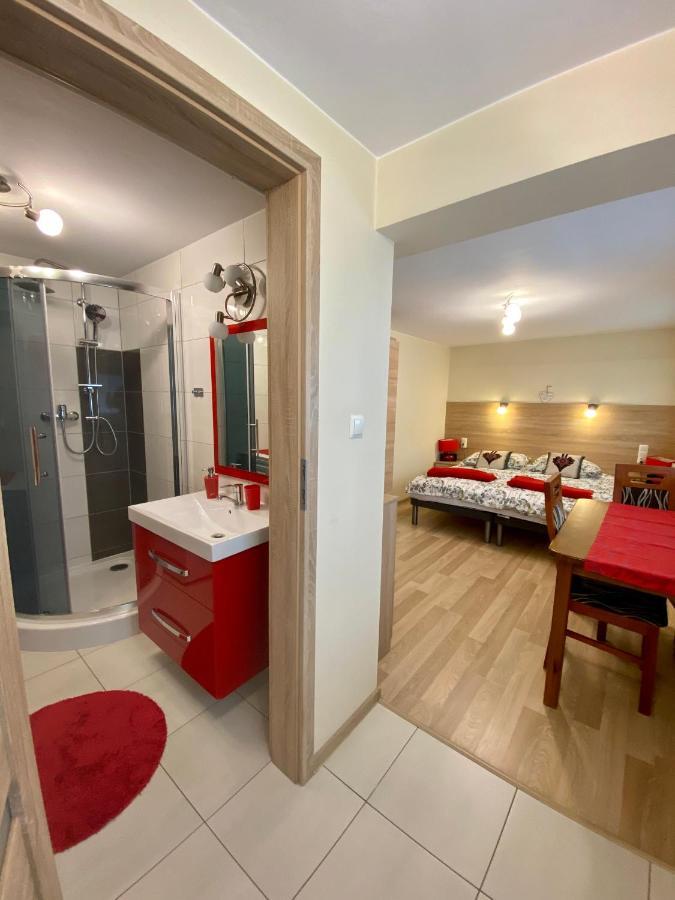 Bed and Breakfast Osrodek Wczasowo-Kolonijny Gron Бялы-Дунаец Экстерьер фото