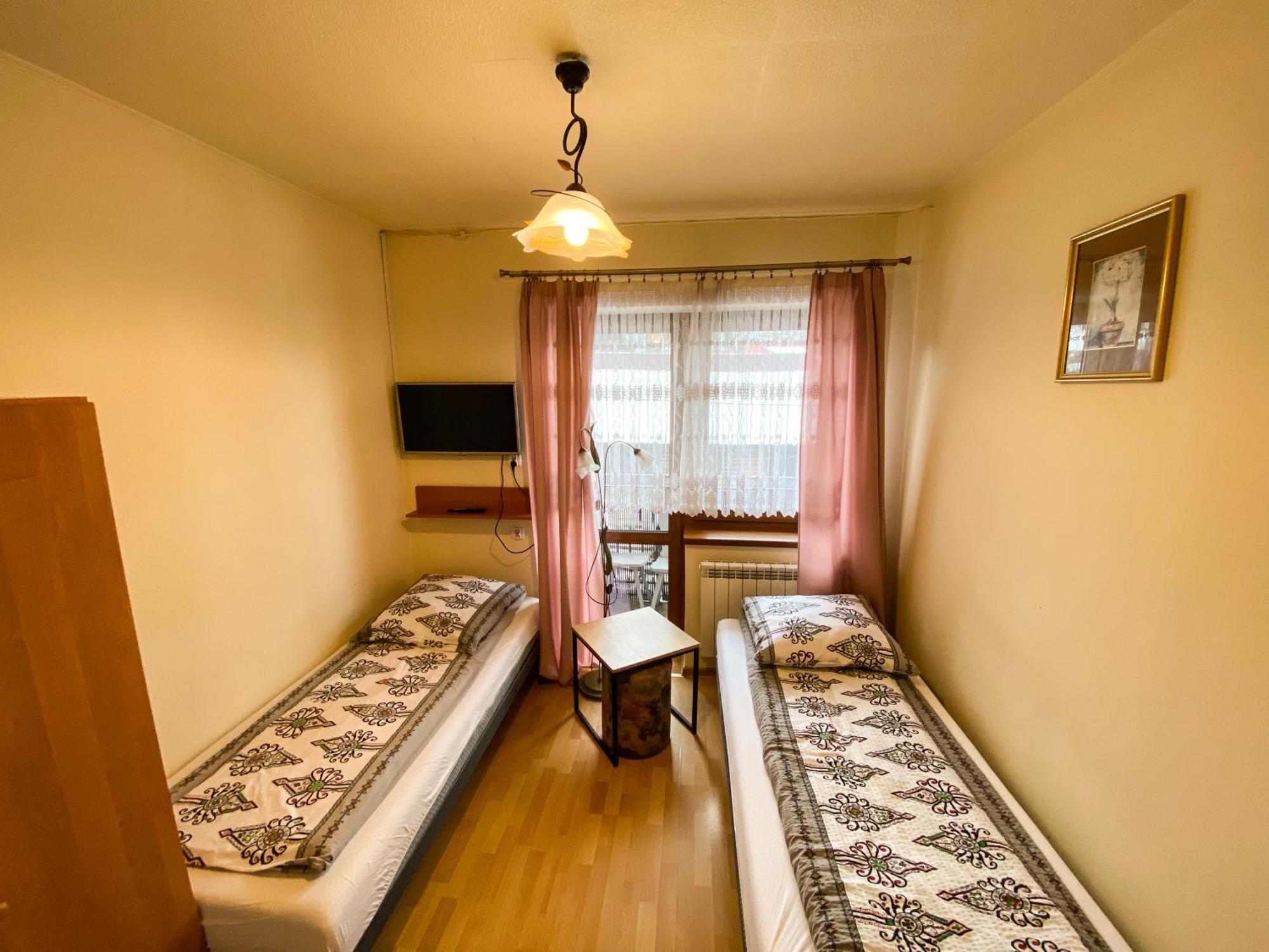 Bed and Breakfast Osrodek Wczasowo-Kolonijny Gron Бялы-Дунаец Экстерьер фото
